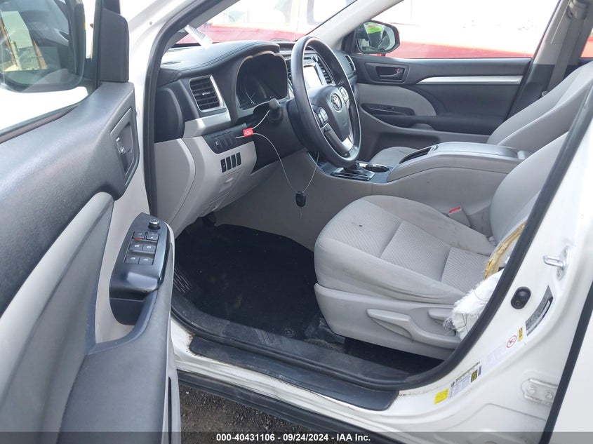 VIN 5TDBZRFH8HS386496 2017 TOYOTA HIGHLANDER LE