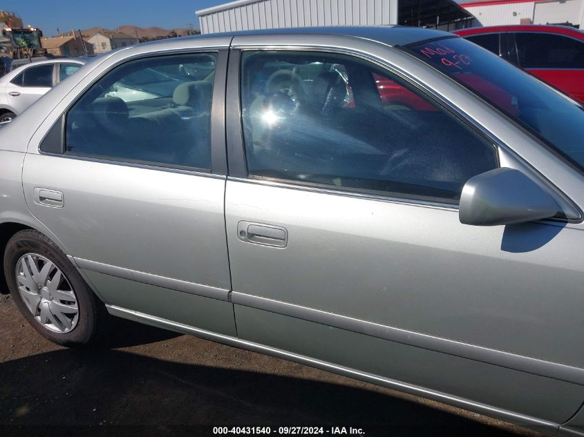 2001 Toyota Camry Le VIN: JT2BG22KX10567311 Lot: 40431540