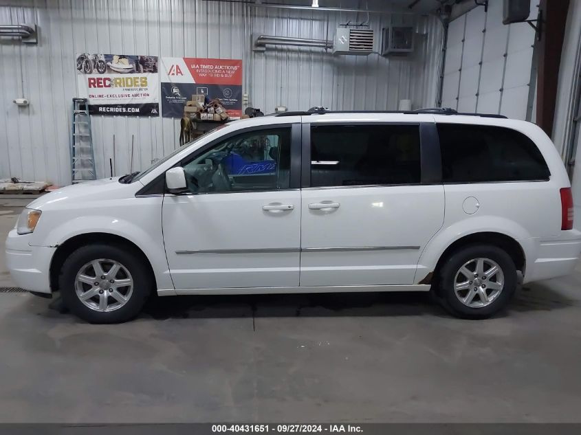 2A4RR5D12AR109106 2010 Chrysler Town & Country Touring