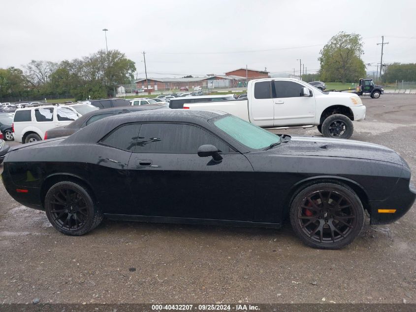 2B3CJ4DV7AH111098 2010 Dodge Challenger Se