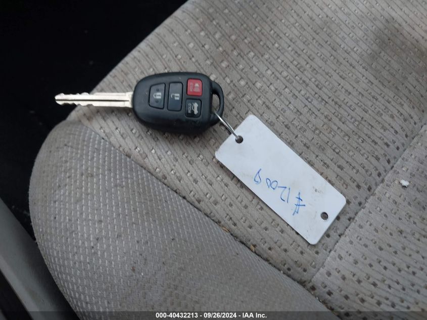 4T4BF1FK5CR165689 2012 Toyota Camry Le