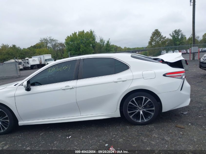 4T1B11HK5JU569689 2018 Toyota Camry Se