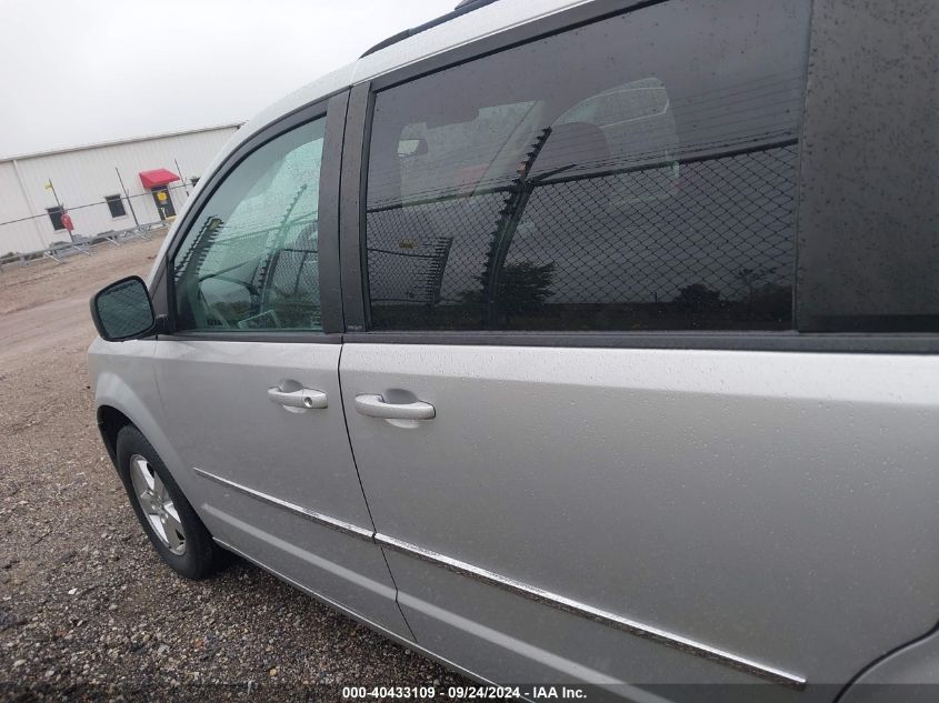 2010 Dodge Grand Caravan Sxt VIN: 2D4RN5D1XAR180509 Lot: 40433109