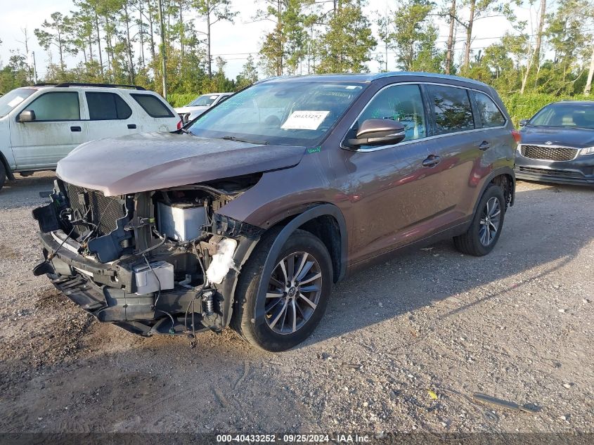 5TDKZRFH9HS207012 2017 TOYOTA HIGHLANDER - Image 2