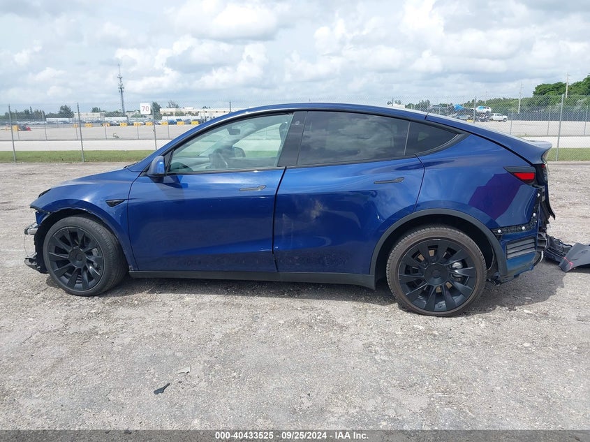 VIN 7SAYGDEE9NF386245 2022 TESLA MODEL Y LONG RANGE DUAL MOTOR ALL-WHEEL DRIVE