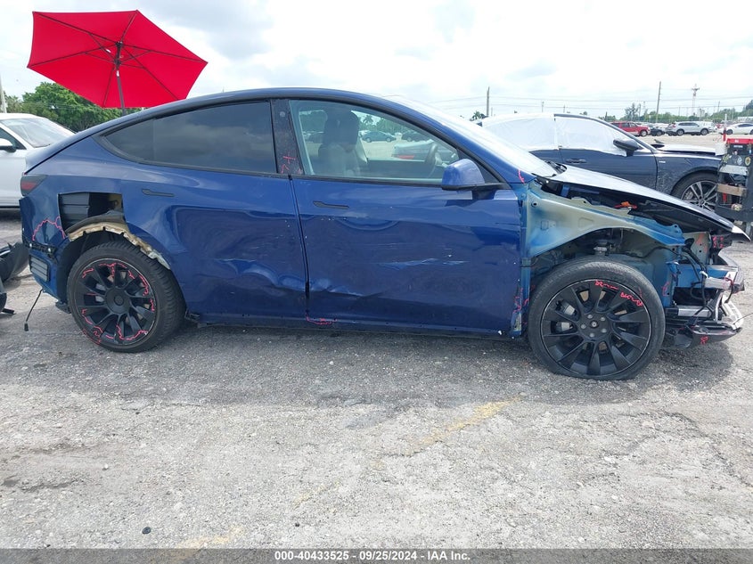 VIN 7SAYGDEE9NF386245 2022 TESLA MODEL Y LONG RANGE DUAL MOTOR ALL-WHEEL DRIVE