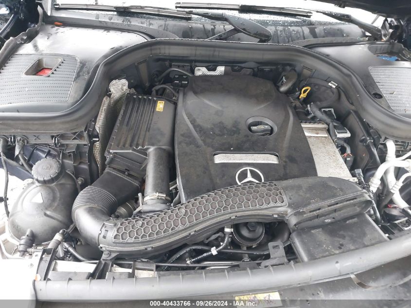 WDC0G4KB0JV051143 2018 Mercedes-Benz Glc 300 300 4Matic