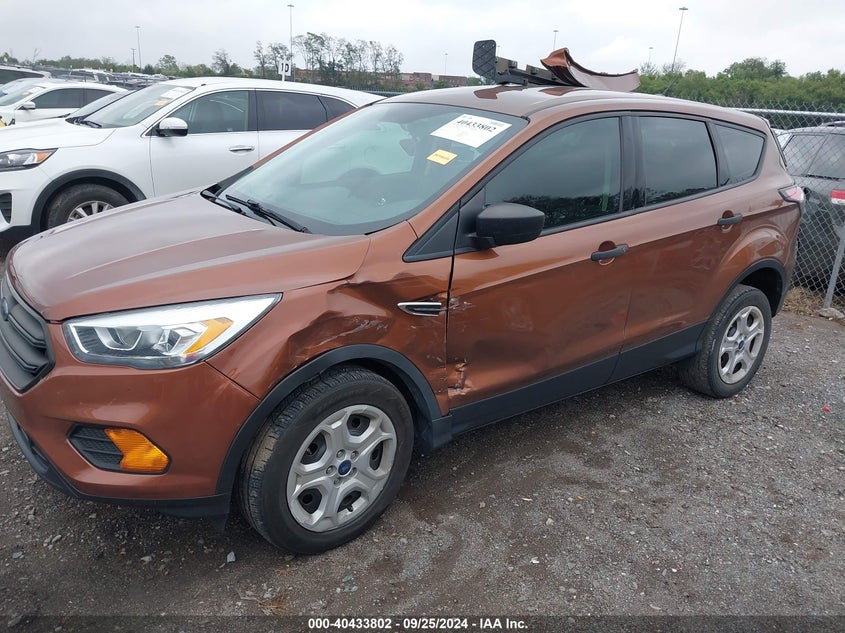 VIN 1FMCU0F77HUB19623 2017 FORD ESCAPE S