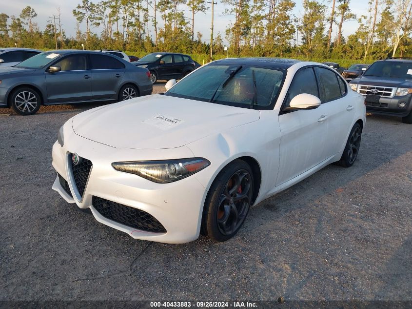 ZARFAECN4J7568939 2018 ALFA ROMEO GIULIA - Image 2