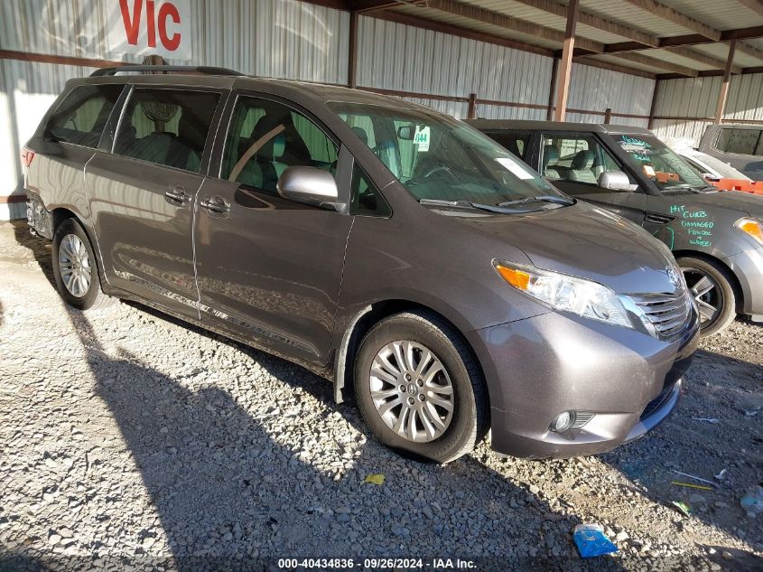 5TDYZ3DC8HS885569 2017 TOYOTA SIENNA - Image 1