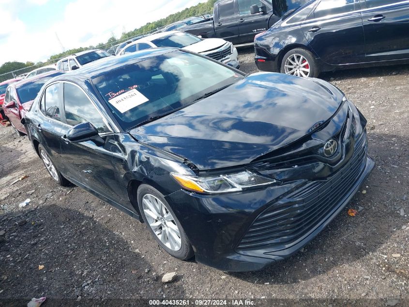 4T1B11HK1JU112488 2018 TOYOTA CAMRY - Image 1