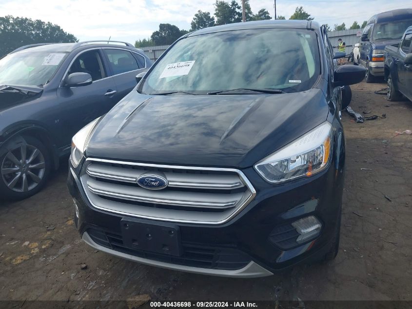 1FMCU9GDXKUC05783 2019 Ford Escape Se