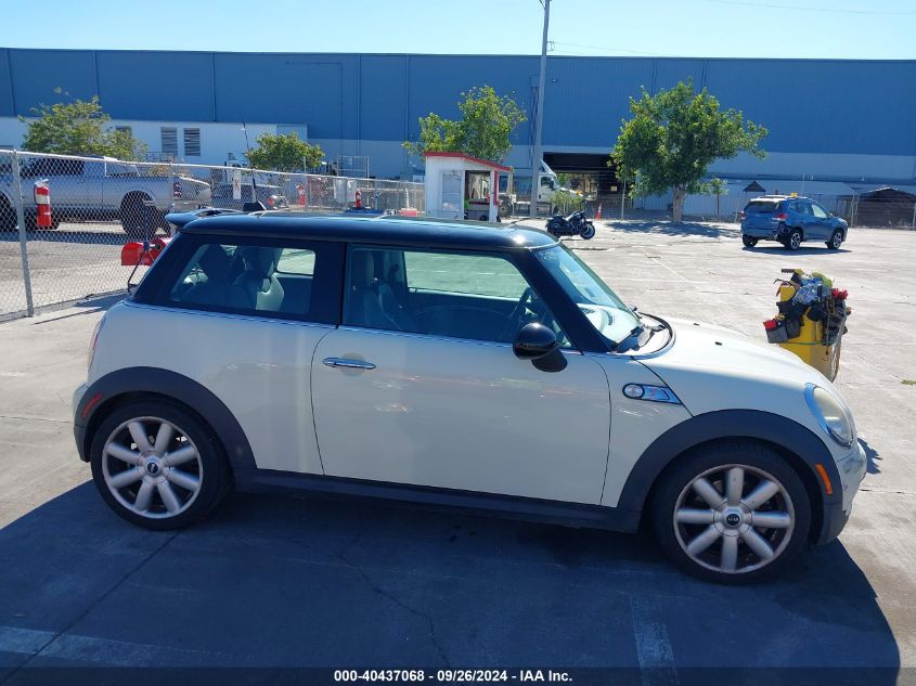 2008 Mini Cooper S VIN: WMWMF73558TV34800 Lot: 40437068