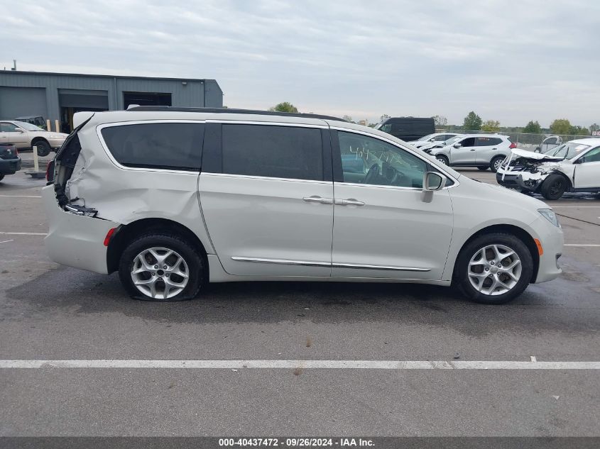 2017 Chrysler Pacifica Touring-L VIN: 2C4RC1BG5HR571595 Lot: 40437472