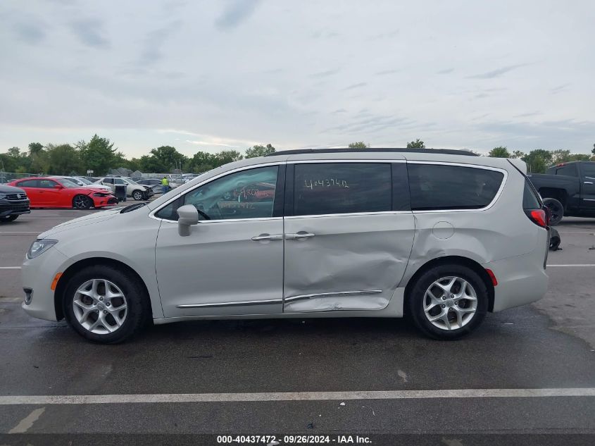 2017 Chrysler Pacifica Touring-L VIN: 2C4RC1BG5HR571595 Lot: 40437472