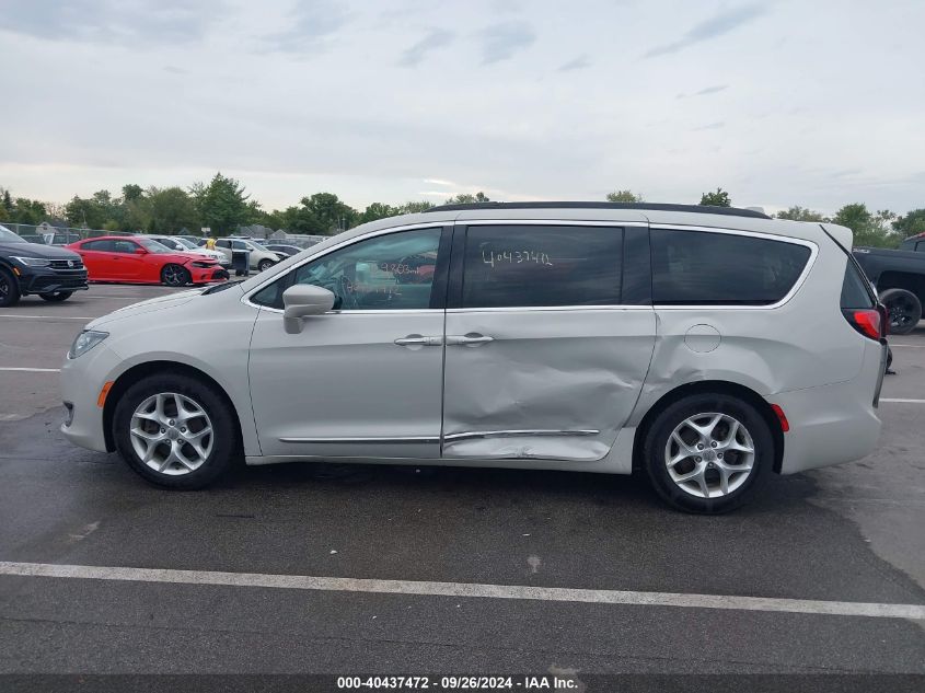 2017 Chrysler Pacifica Touring-L VIN: 2C4RC1BG5HR571595 Lot: 40437472