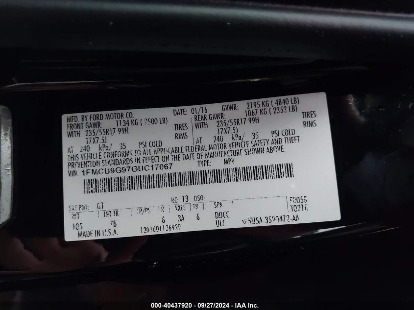 1FMCU9G97GUC17067 2016 Ford Escape Se