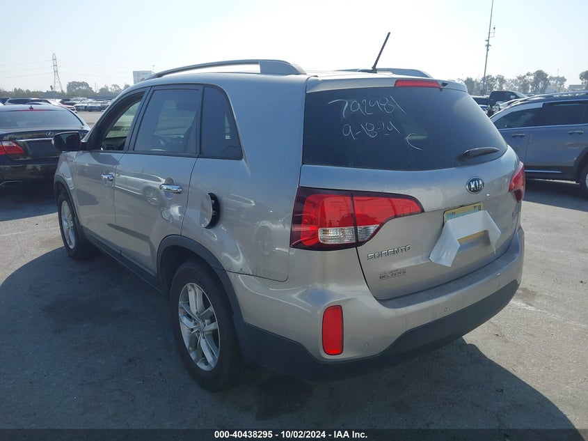 2015 KIA SORENTO VIN: 5XYKT4A62FG637727