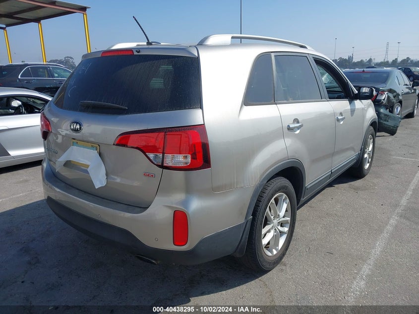 2015 KIA SORENTO VIN: 5XYKT4A62FG637727