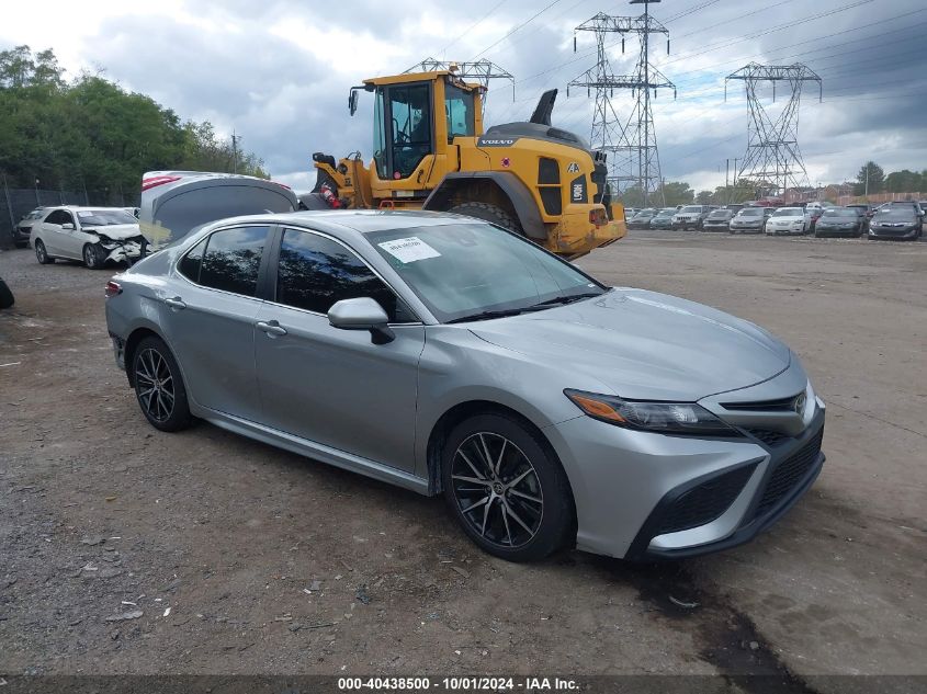 4T1G11AK6MU519226 2021 TOYOTA CAMRY - Image 1