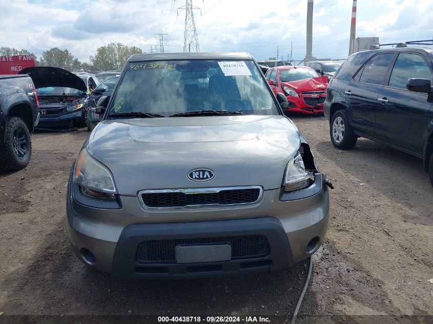 2011 Kia Soul + VIN: KNDJT2A2XB7315325 Lot: 40438718