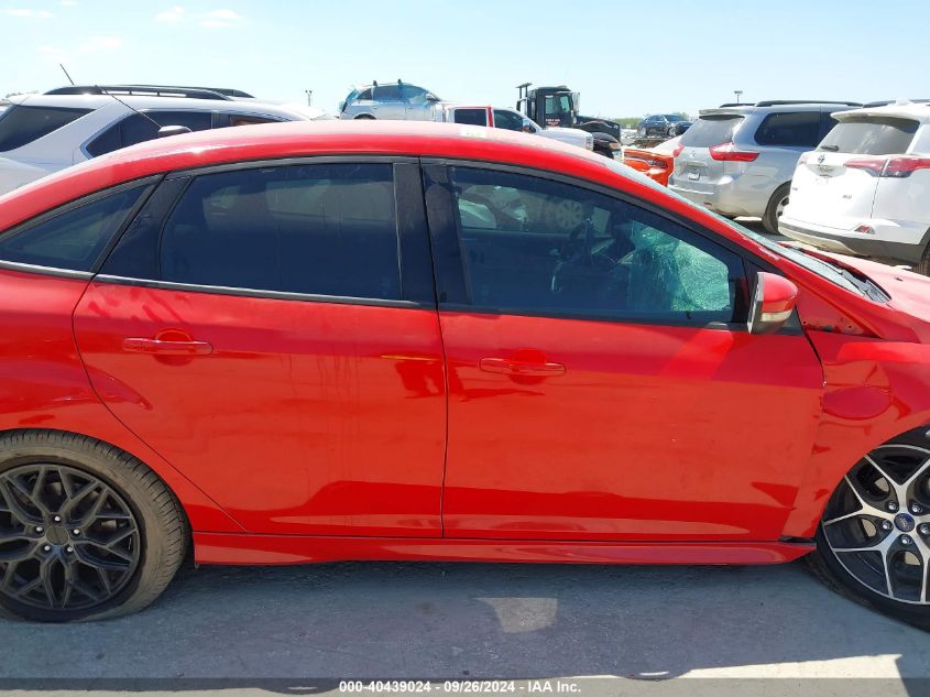 2015 Ford Focus Se VIN: 1FADP3F20FL334033 Lot: 40439024