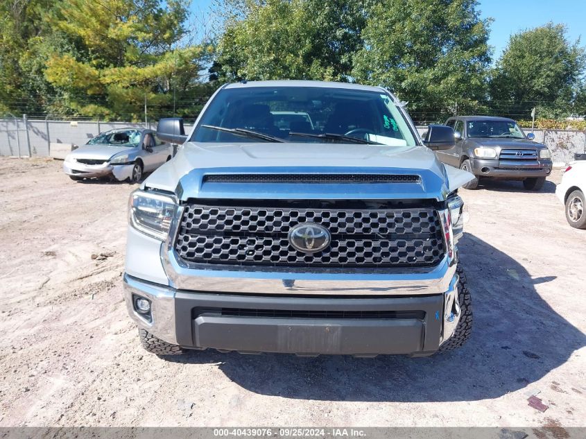 2018 Toyota Tundra Sr5 5.7L V8 VIN: 5TFDW5F11JX712877 Lot: 40439076