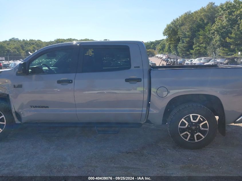 2018 Toyota Tundra Sr5 5.7L V8 VIN: 5TFDW5F11JX712877 Lot: 40439076