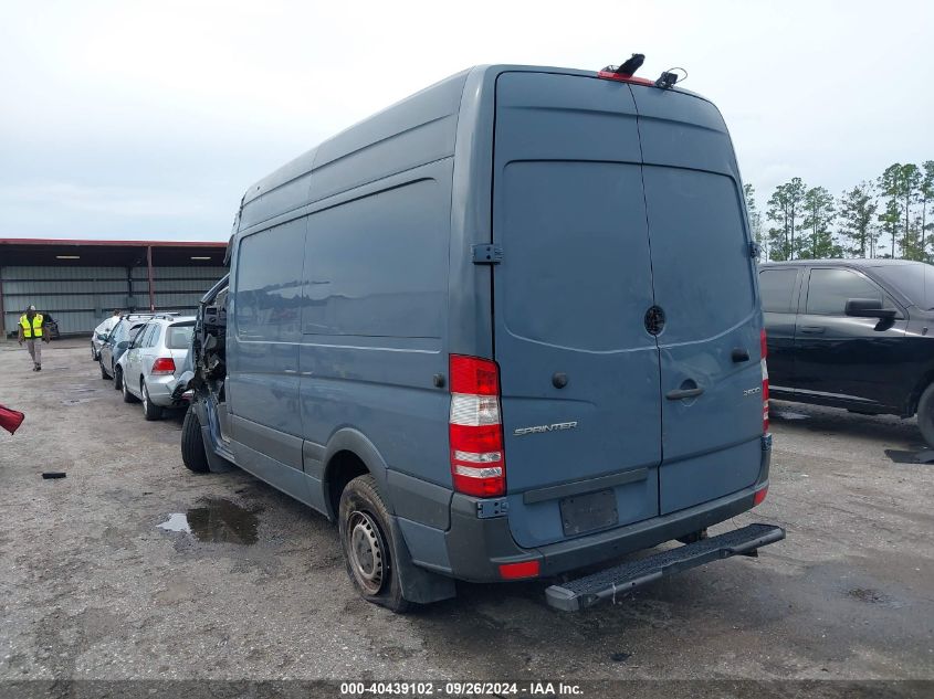 VIN WD3PE7CD5JP637203 2018 Mercedes-Benz Sprinter 2... no.3