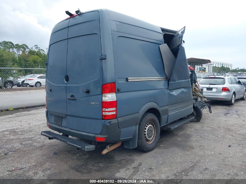 VIN WD3PE7CD5JP637203 2018 Mercedes-Benz Sprinter 2... no.4