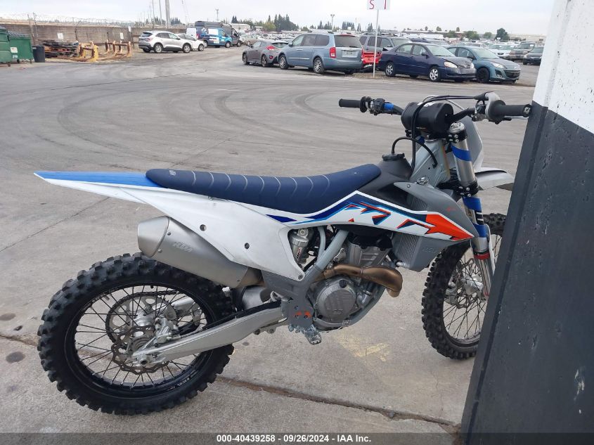 2022 Ktm 350 Sx-F VIN: VBKSXN432NM230269 Lot: 40439258