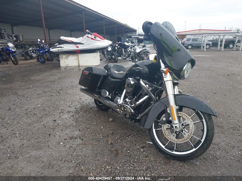 2023 HARLEY-DAVIDSON FLHX  (VIN: 1HD1KBC12PB630498)
