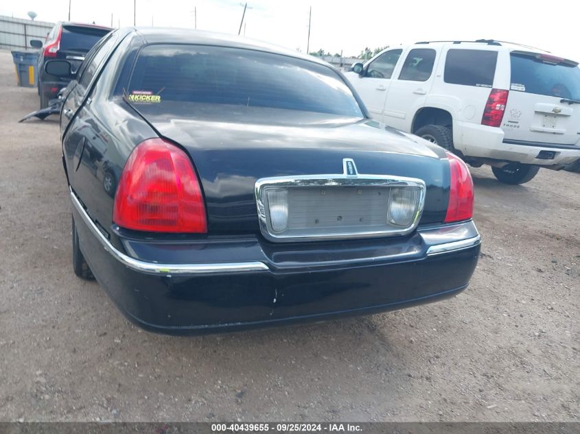 2LNBL8CV2AX613872 2010 Lincoln Town Car Signature Limited