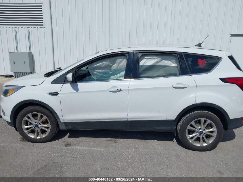 1FMCU0GD2KUA07100 2019 Ford Escape Se