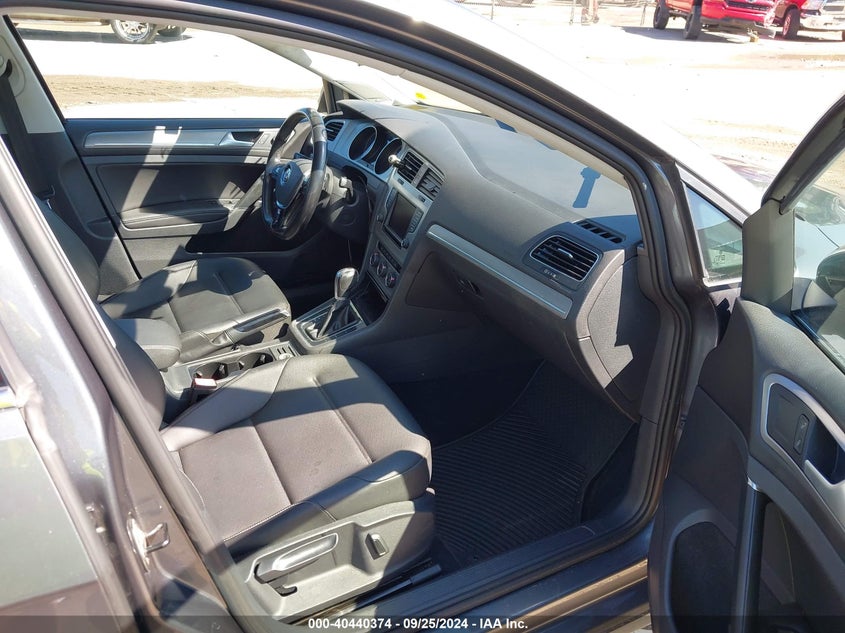 2016 VOLKSWAGEN GOLF SPORTWAGEN TSI SE 4-DOOR - 3VWC17AU4GM517018