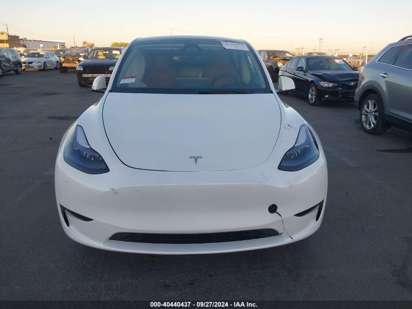 2024 Tesla Model Y Long Range Dual Motor All-Wheel Drive VIN: 7SAYGDEE3RF122797 Lot: 40440437