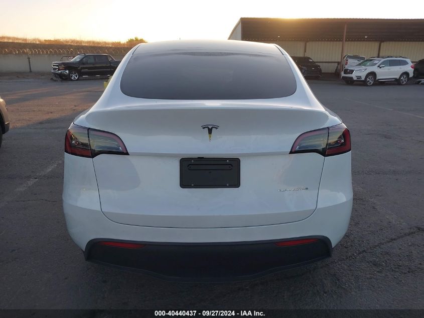 2024 Tesla Model Y Long Range Dual Motor All-Wheel Drive VIN: 7SAYGDEE3RF122797 Lot: 40440437