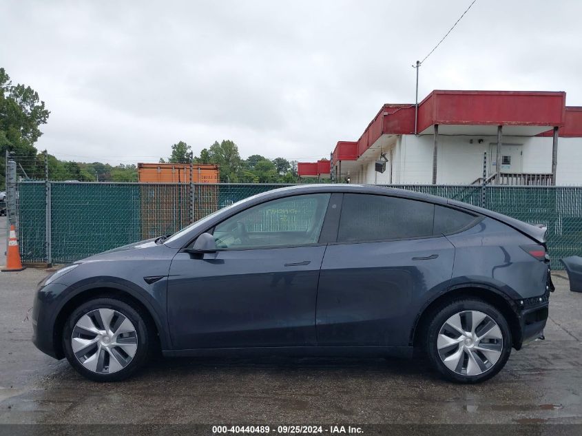 2024 Tesla Model Y Long Range Dual Motor All-Wheel Drive VIN: 7SAYGDEE1RA271965 Lot: 40440489