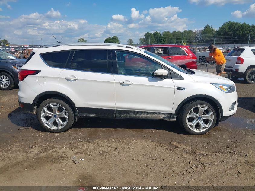 1FMCU9J90KUB83202 2019 Ford Escape Titanium