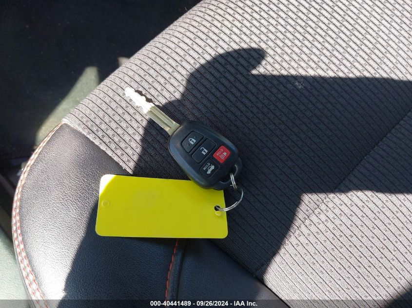 4T1BF1FKXGU225630 2016 Toyota Camry Se