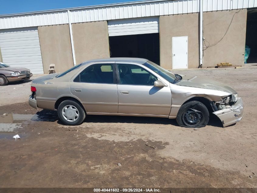 2000 Toyota Camry Ce/Le/Xle VIN: 4T1BG22K0YU984510 Lot: 40441602