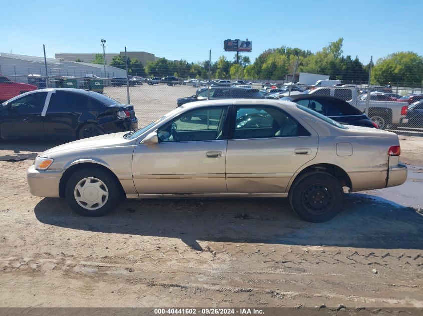 2000 Toyota Camry Ce/Le/Xle VIN: 4T1BG22K0YU984510 Lot: 40441602