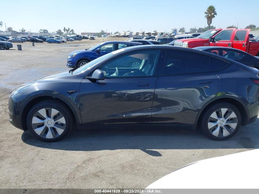 2024 Tesla Model Y Long Range Dual Motor All-Wheel Drive/Rwd VIN: 7SAYGDED1RF097972 Lot: 40441829