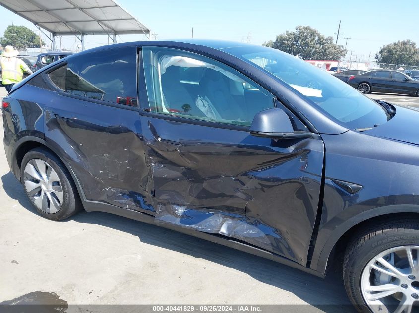 2024 Tesla Model Y Long Range Dual Motor All-Wheel Drive/Rwd VIN: 7SAYGDED1RF097972 Lot: 40441829