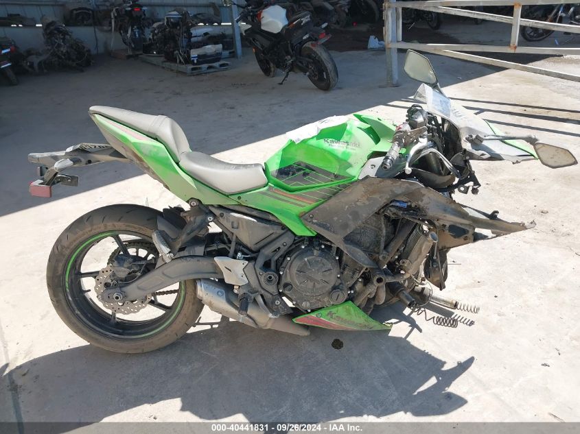 2024 Kawasaki Ex650 P VIN: ML5EXEP13RDAC8533 Lot: 40441831