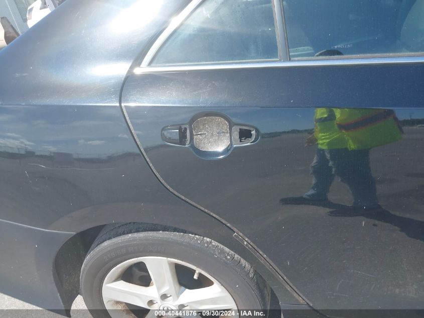 4T1BF1FK0DU223137 2013 Toyota Camry Se