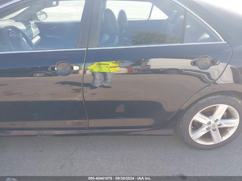 4T1BF1FK0DU223137 2013 Toyota Camry Se