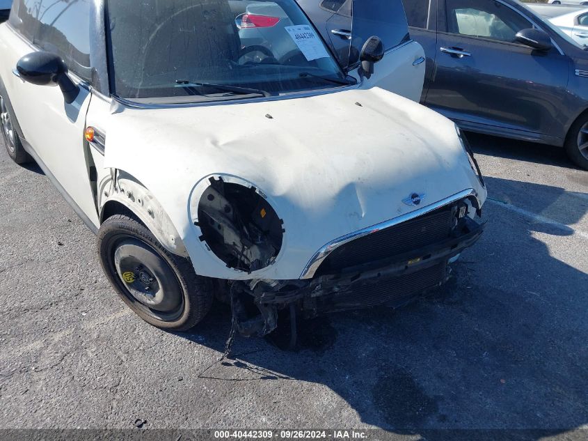 2011 Mini Cooper VIN: WMWSU3C51BT093485 Lot: 40442309