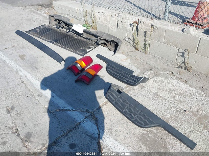 2002 Chevrolet Silverado 1500 Ls VIN: 2GCEC19V921231150 Lot: 40442381