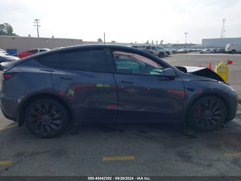 2022 Tesla Model Y Performance Dual Motor All-Wheel Drive VIN: 7SAYGDEF2NF505911 Lot: 40442392